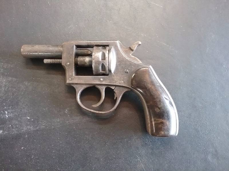 lot 62 image: IJA&C  Dog Training Starter Pistol