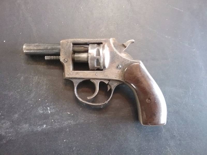 lot 63 image: IJA&C  Dog Training Starter Pistol