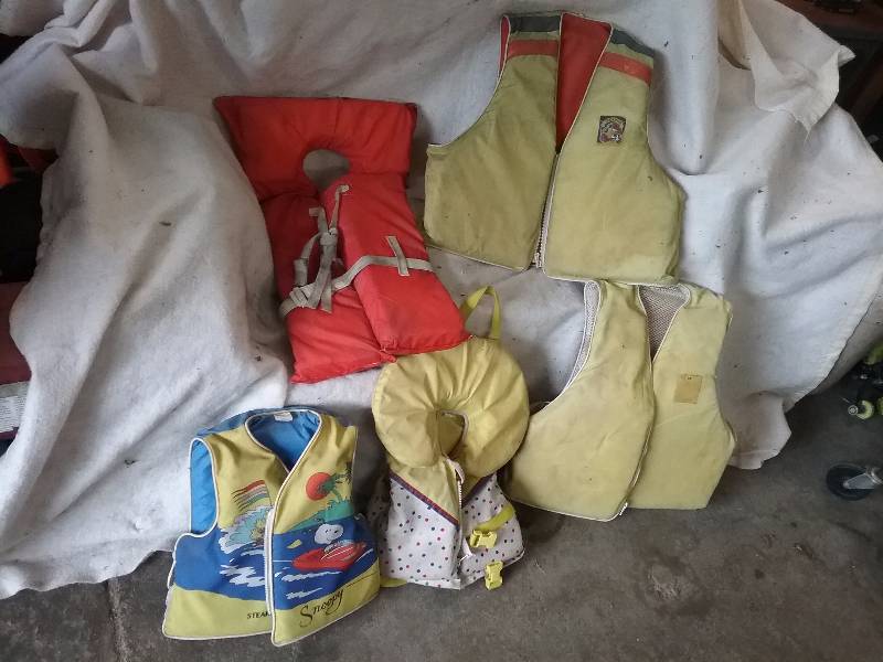 lot 79 image: Lot - Misc Life Vests