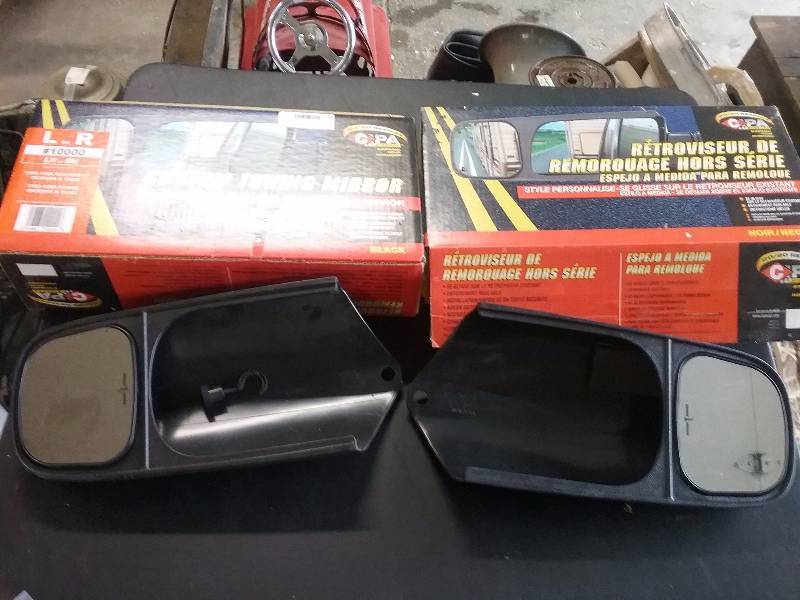 lot 88 image: Pair - Custom Towing Mirrors