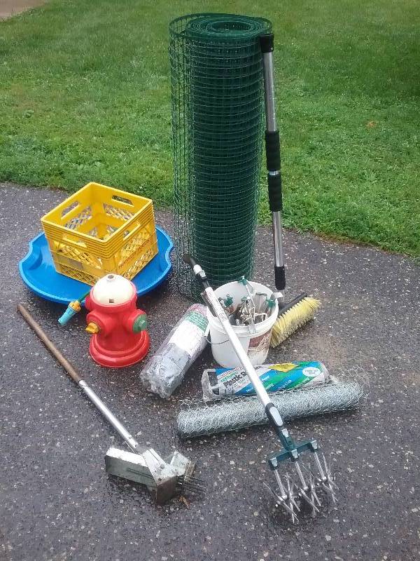 lot 92 image: Lot - Poultry Fencing, Snowfence, Plastic Sheeting, etc