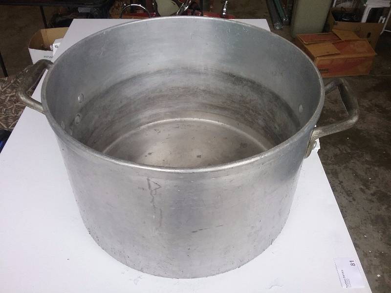 lot 94 image: Large Ware Ever 16r Aluminum Pot