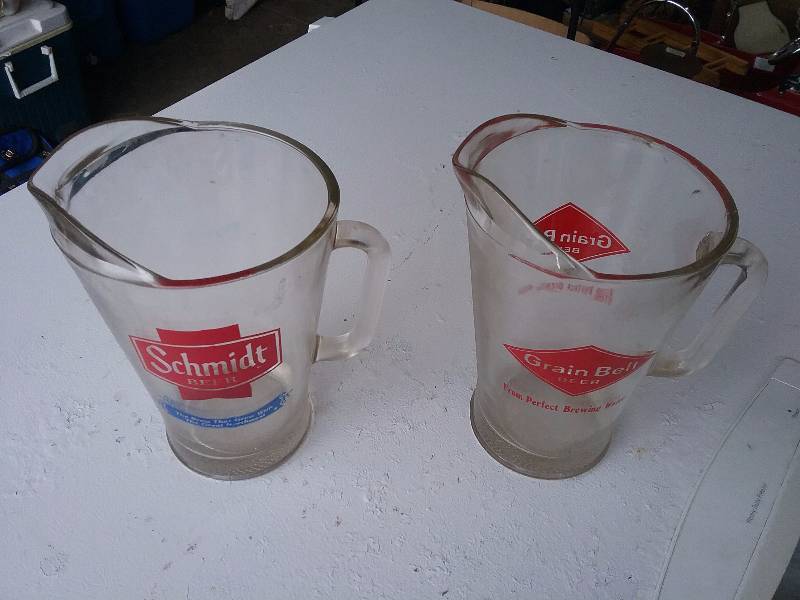 lot 101 image: Lot - Glass Beer Pitchers - Schmidt