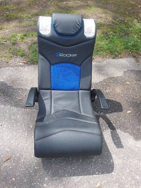 lot 121 image: Rocker Gaming Chair