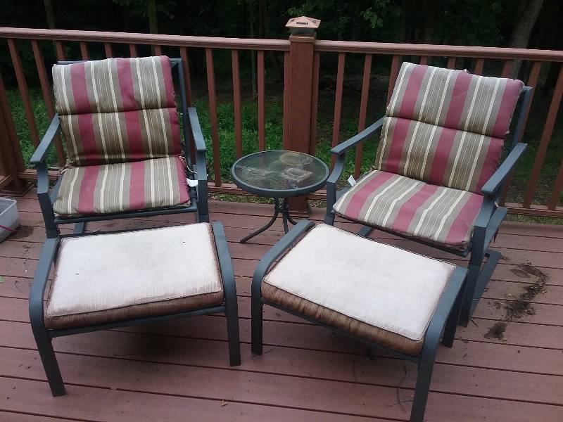 lot 127 image: 5Pc Patio Set