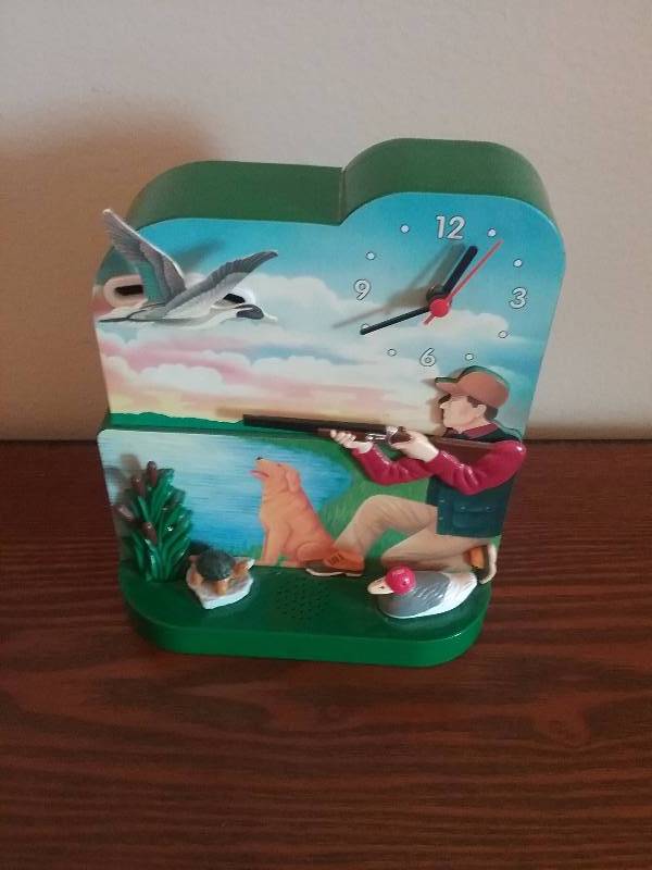 lot 131 image: Hunting Clock, Animated & Sound, Battery Operated.