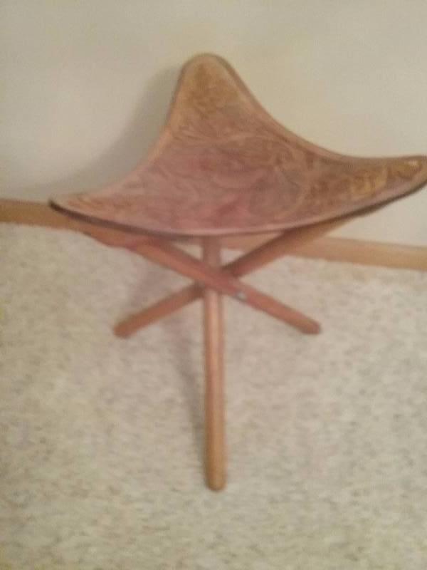 lot 149 image: Handcrafted Leather Seat Stool
