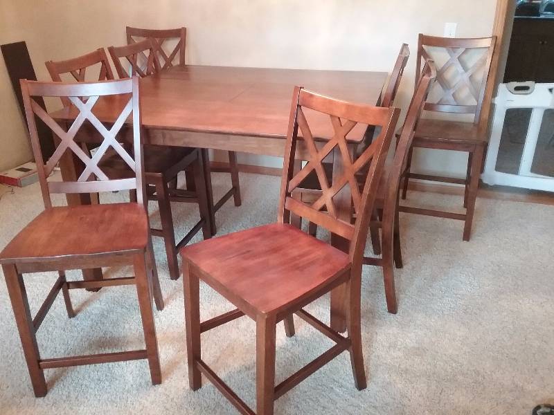 lot 151 image: Very Nice High Top Dining Room Table with 8 Chairs, Very Sturdy. Table 36hx54x54 (with leaf)