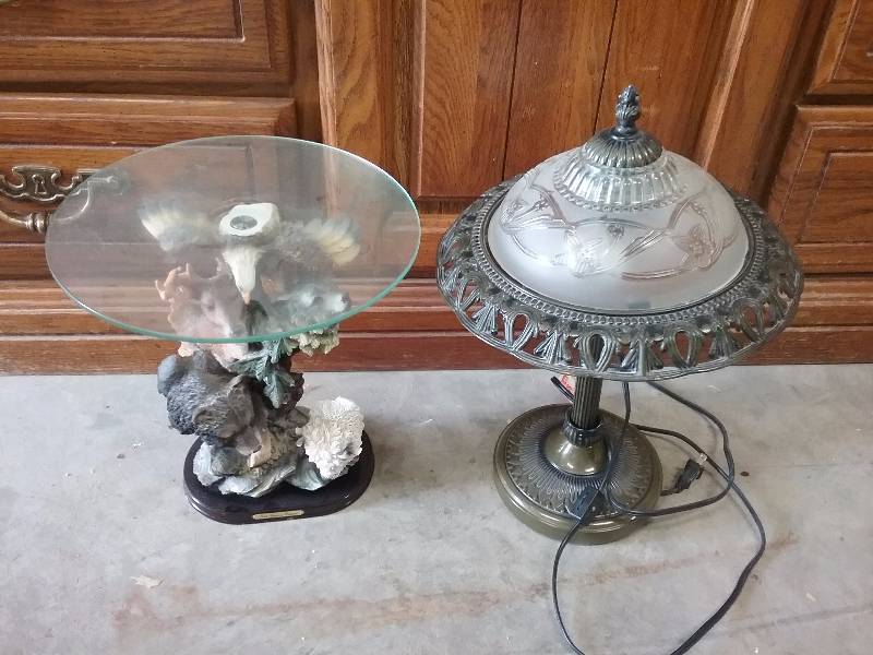 lot 168 image: Lot - Table Lamp & Resin Tabletop Wildlife Table