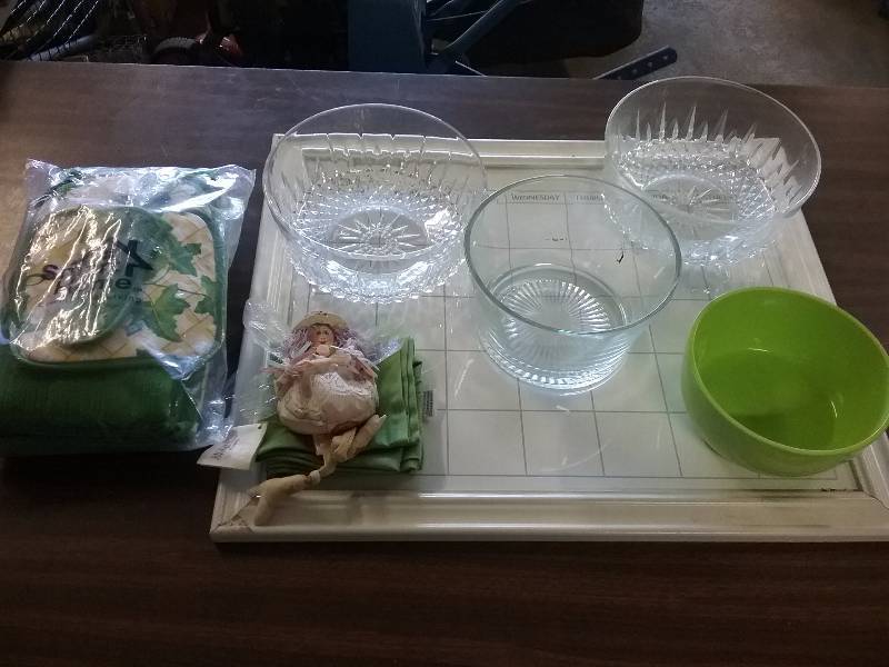 lot 183 image: Lot - Glass Servng Bowls, Dry Erase Calendar, Kitchen Towel Set