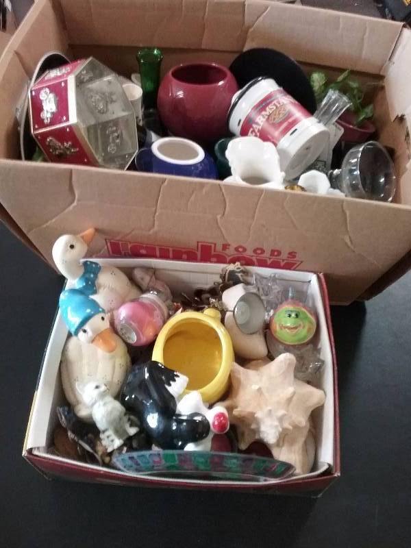 lot 197 image: Misc Household - Conch Shell, Tweety Bird Planter, Animal Figures, Vases, Etc