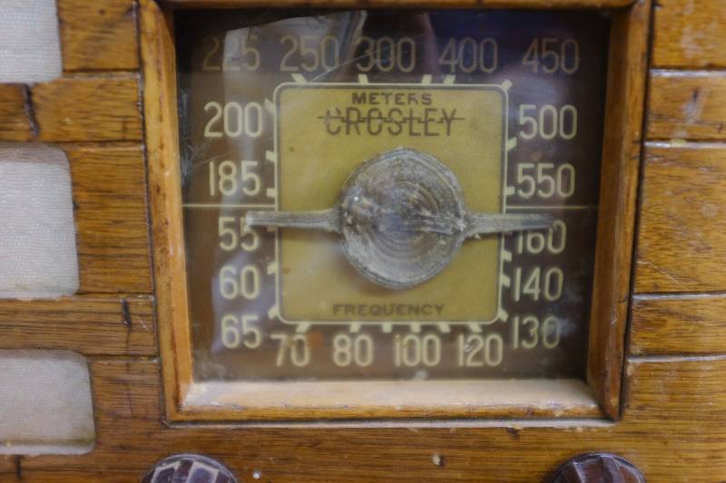 lot 1 image: Crosley AM Radio