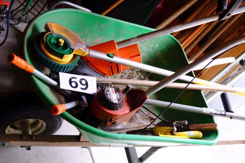lot 69 image: Wheelboro and contents