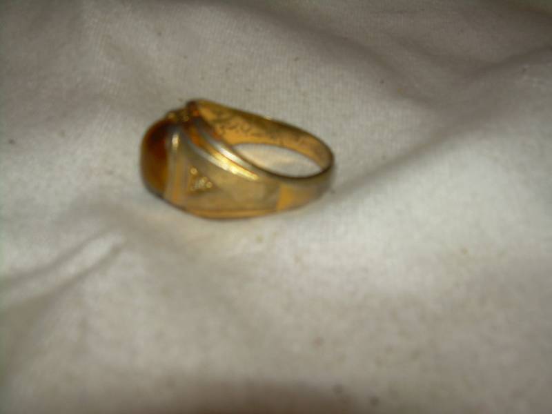 SZ 10 MENS RING