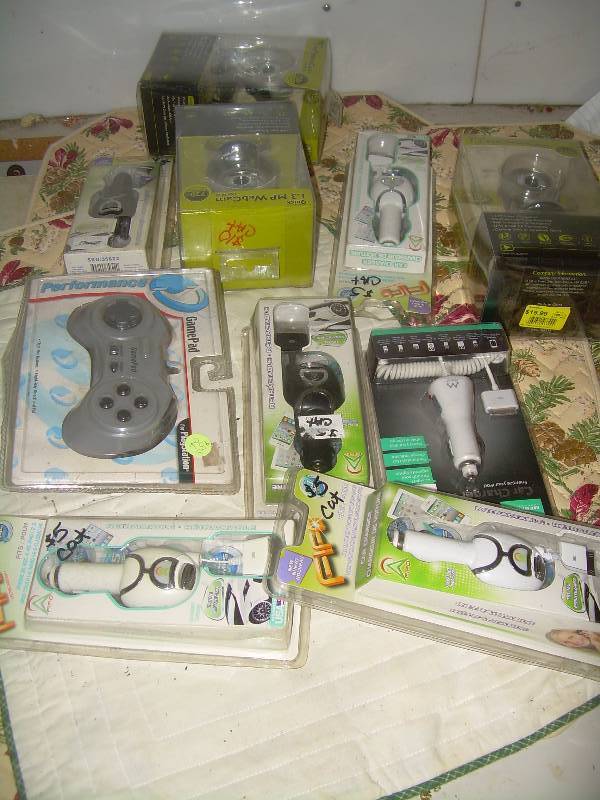 PHONE CHARGERS , GAME PAD CONTROLER , WEB CAMS