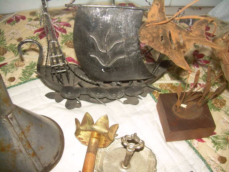 VINTAGE METAL WARE