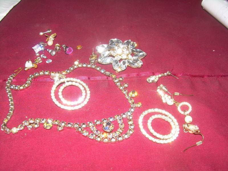 GOLD AND SILVER JEWLERY