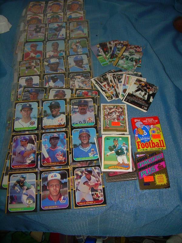 SPORTS CARDS