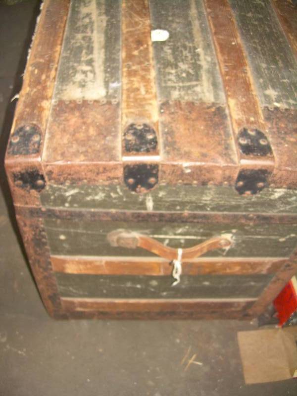 ANTIQUE TRUNK WITH KEY