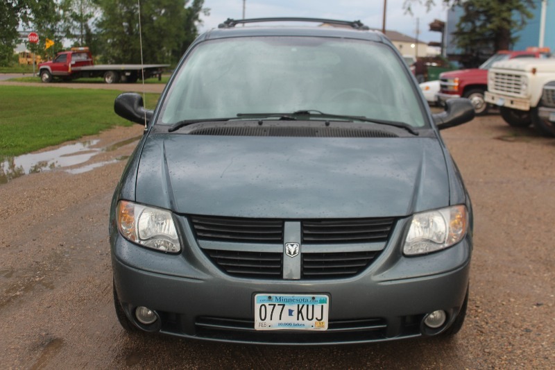 2006 Dodge Grand Caravan SXT - Stow N Go