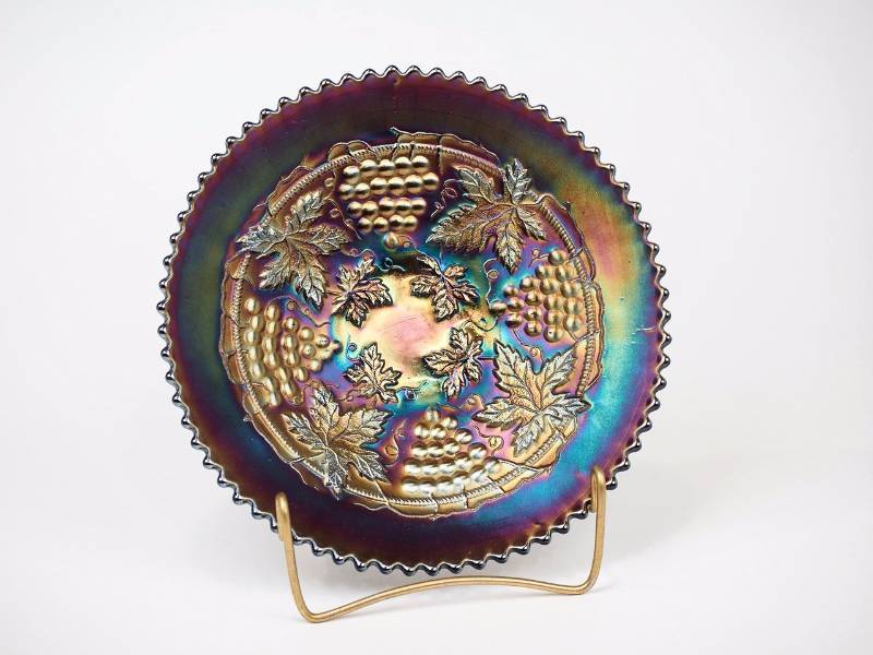 lot 2 image: Northwood Grape and Cable