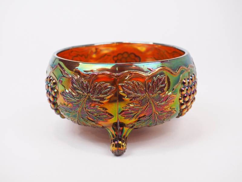 lot 7 image: Fenton Amethyst Vintage Fernery