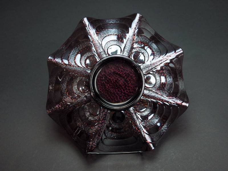 lot 8 image: Imperial Amethyst Cobblestones Plate