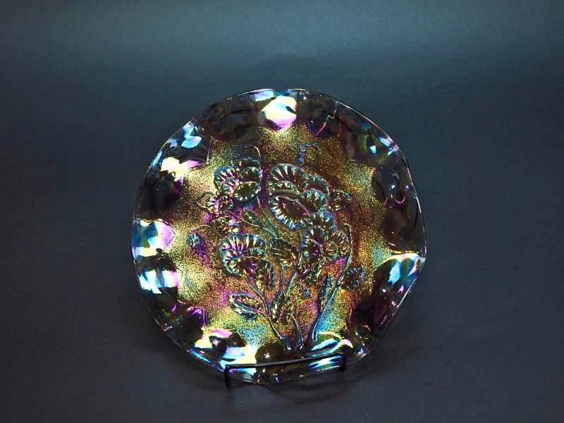 lot 12 image: Imperial Smoke Pansy Low Ruffled Plate