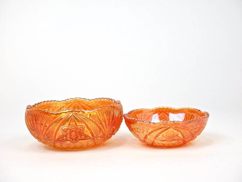 lot 19 image: Brockwitz Marigold Curved Star Rose Bowls
