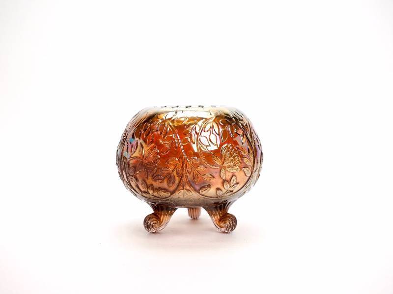 lot 24 image: Louisa Amethyst Rose Bowl - Westmoreland Glass