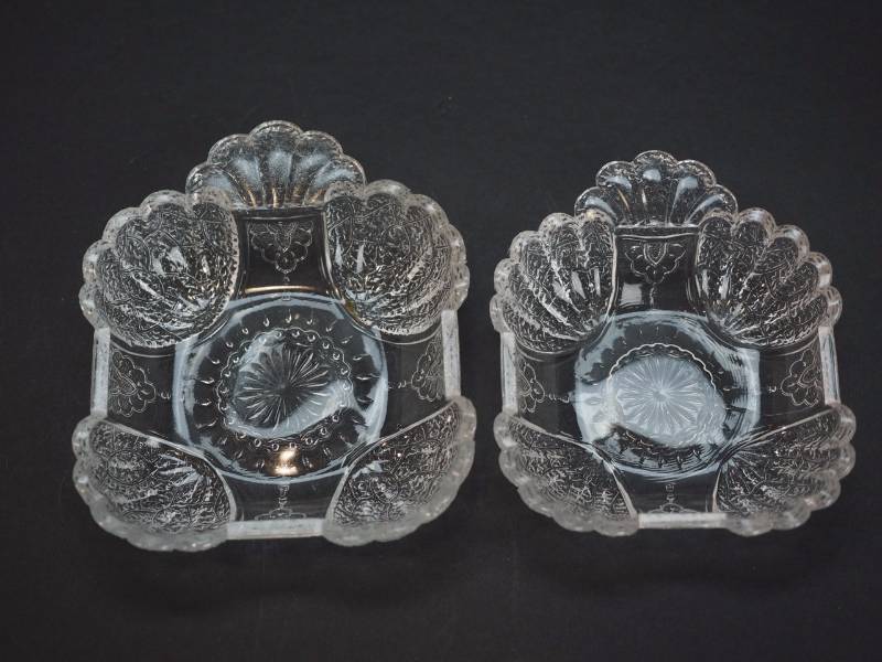 lot 35 image: Duncan EAPG Shell and Tassel handled nappies - Set of 7