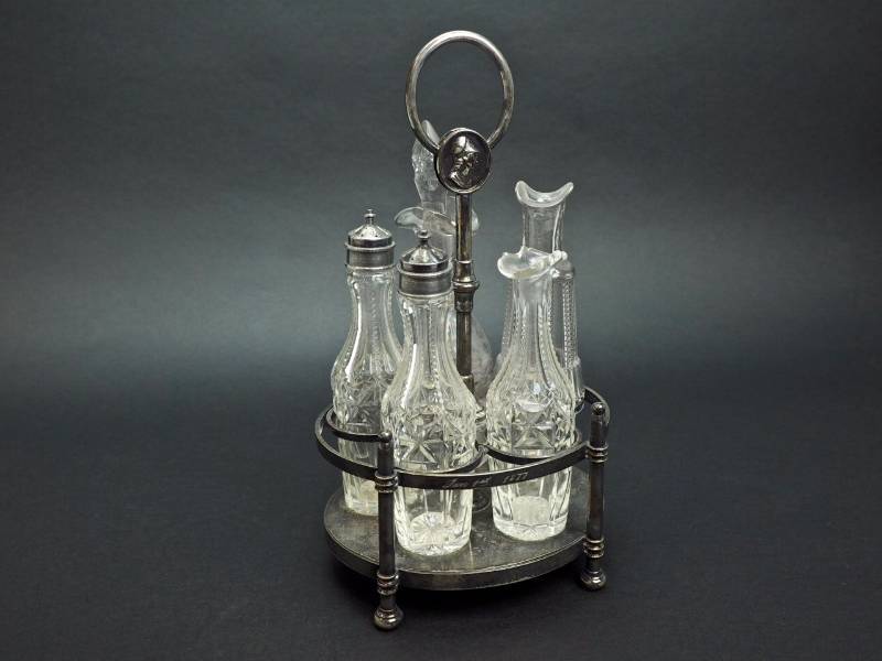 lot 47 image: Victorian Figural Knight Cruet Set 1877, Reed & Barton