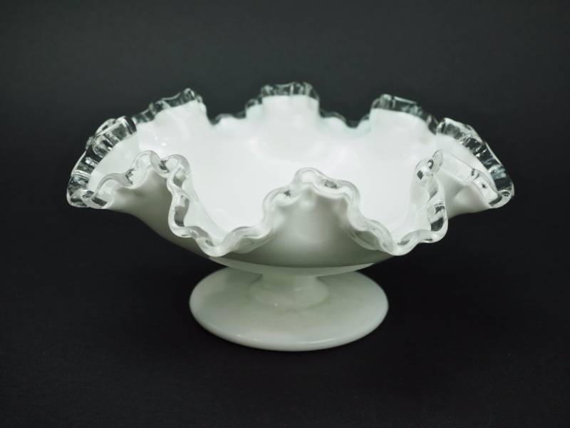 lot 84 image: Fenton Silvercrest Footed Bowl