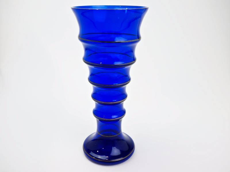 lot 96 image: 1930s Czech Atomic Vase