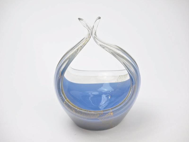 lot 105 image: Murano Art Glass Basket, Periwinkle Blue with Gold Avertine