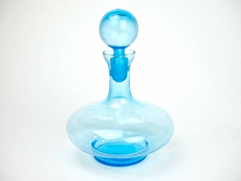 lot 129 image: Blue Blown Glass Decanter with Matching Stopper
