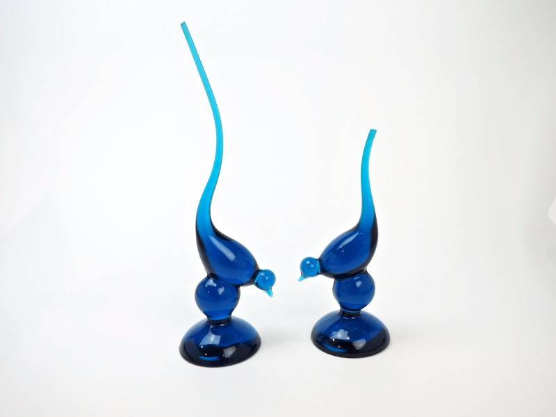 lot 132 image: Two Viking Glass Short Tailed Bluenique Blue Art Glass Birds