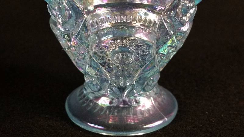lot 29D image: LE Smith White Pearl Carnival Glass Small Vase, Signed