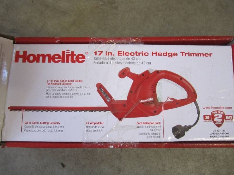 lot 17 image: Homelite 17 inch 2.7 Amp Electric H...
