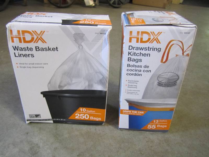 lot 26 image: Box of 250 Waste Basket Liners 10 g...