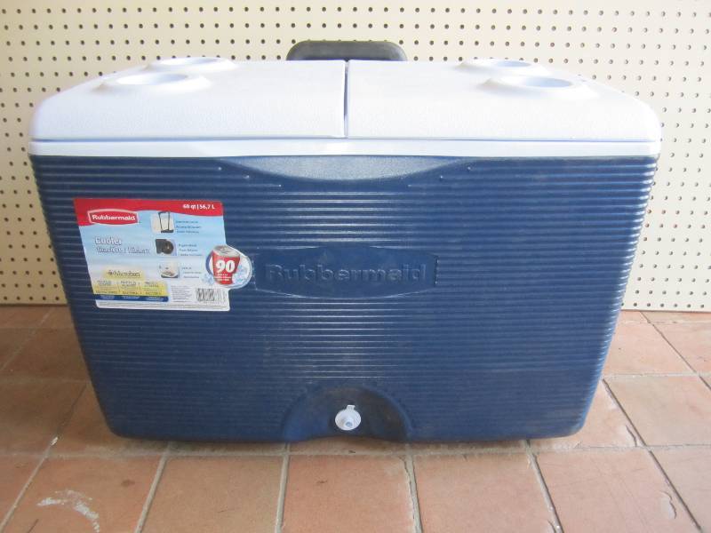 lot 35 image: Rubbermaid 60qt Cooler with handles...
