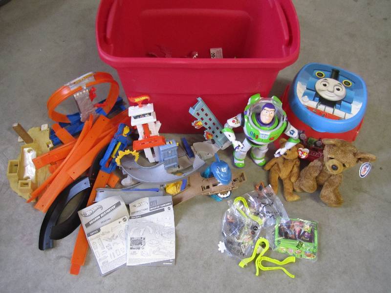 lot 44 image: Tote with Lid Full of misc Kids ite...