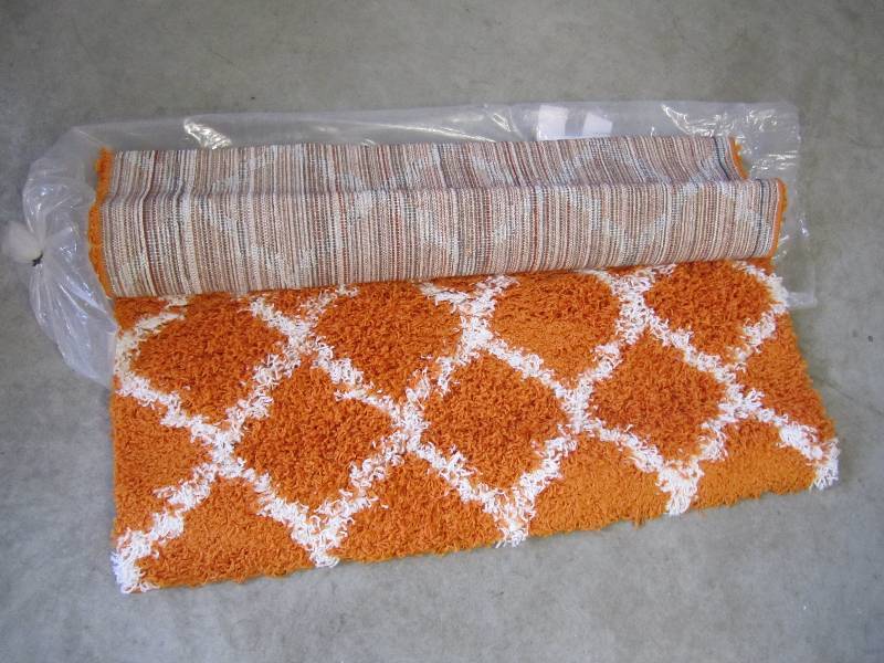 lot 70 image: Ottomanson Ultimate Shag Area Rug 4...