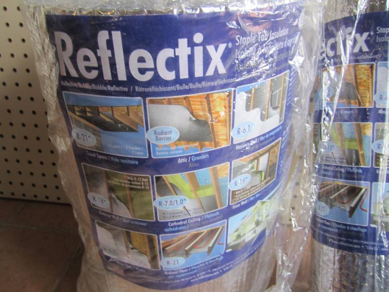lot 71 image: Roll of Reflectix 16 x 25ft Double...