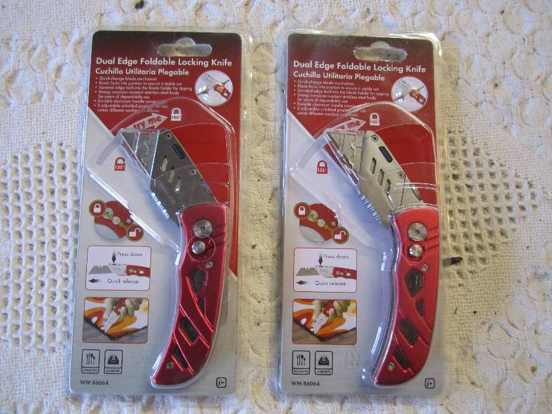 lot 85 image: Lot of 2 Folding Utility Razor Kniv...