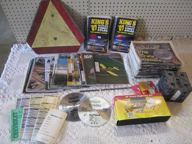 lot 107 image: Lot of misc Vintage Automotive Pric...