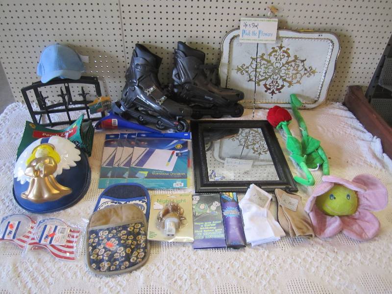 lot 119 image: Lot of misc in a tote. See photos....