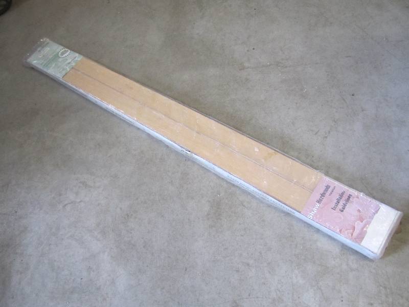lot 128 image: Pack of Shaw Hardwoods Venetian Har...