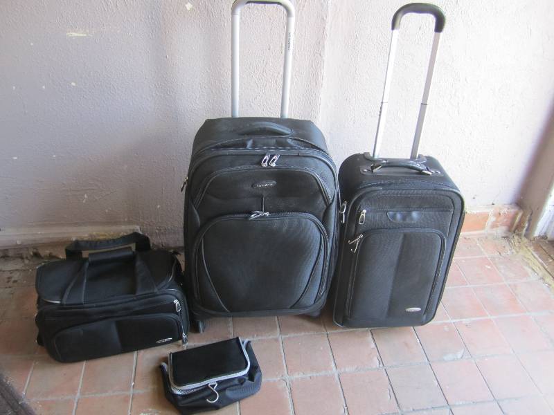 lot 146 image: Samsonite LuggageTravel Bags...