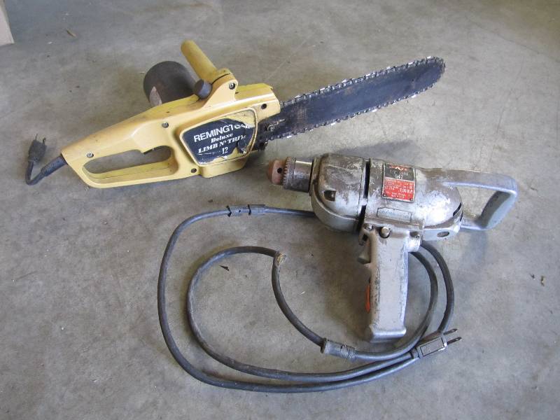 lot 157 image: Electric Chainsaw and Skil 12 Dri...